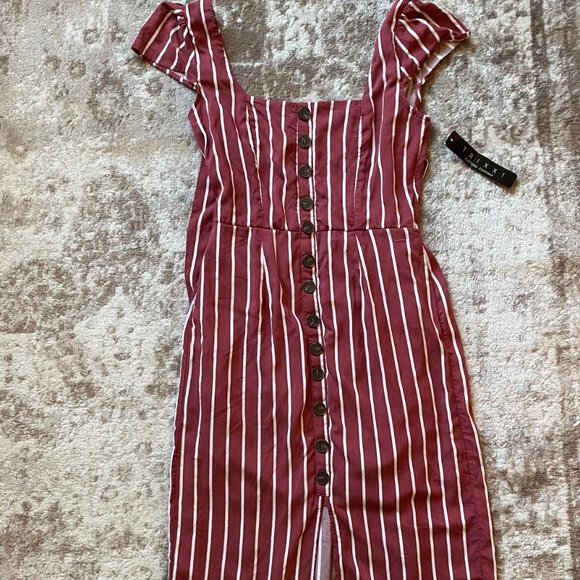NWT Red Striped Trixxi Dress Tie Back Button Down Sz Medium Front Slit - Picture 1 of 9